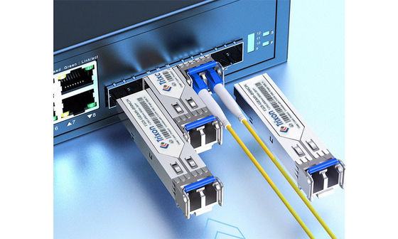 購入 100G QSFP28 SR4 トランシーバー 850nm リシーバー 距離 100M オンライン製造